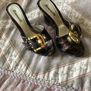 Size 7 women’s sandals